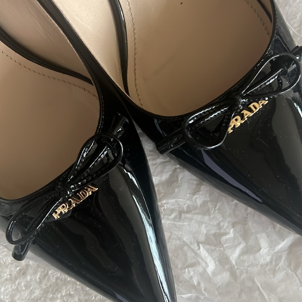 Prada patent leather slingback pumps with kitten heel - Picture 2 of 6